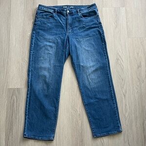 Old Navy Relaxed Fit Women’s Jeans in Dark Blue